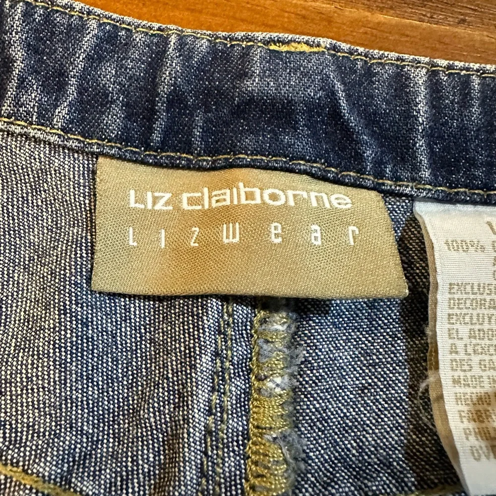 Liz Claiborne‎ LizWear size 10 Blue Capri Beaded Mid Rise Cotton Denim Jeans